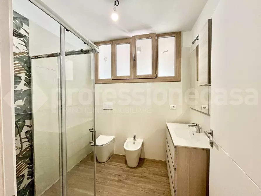 Immagine 12 di Appartamento in vendita  a Pisa