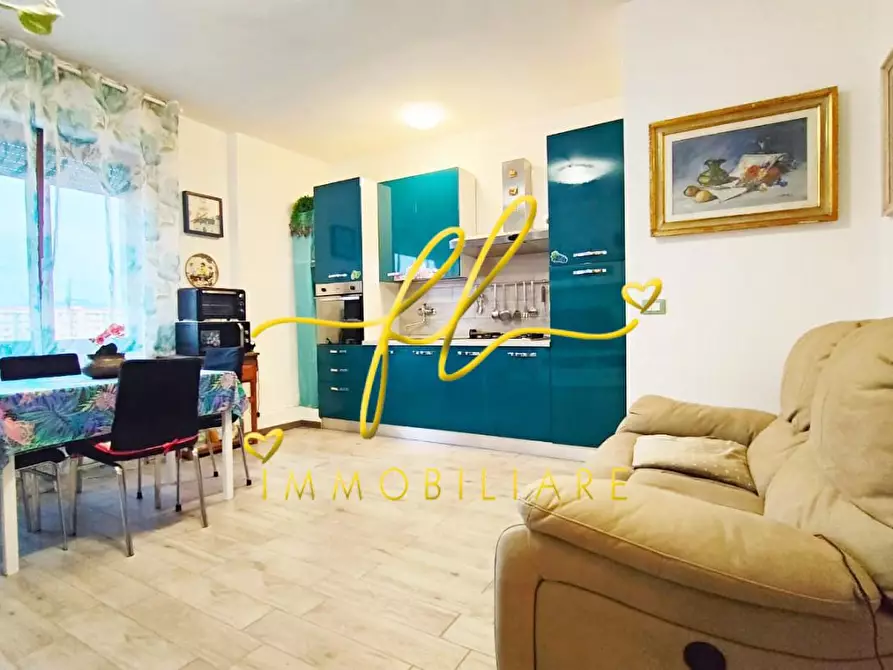 Immagine 12 di Appartamento in vendita  a Rosignano Marittimo