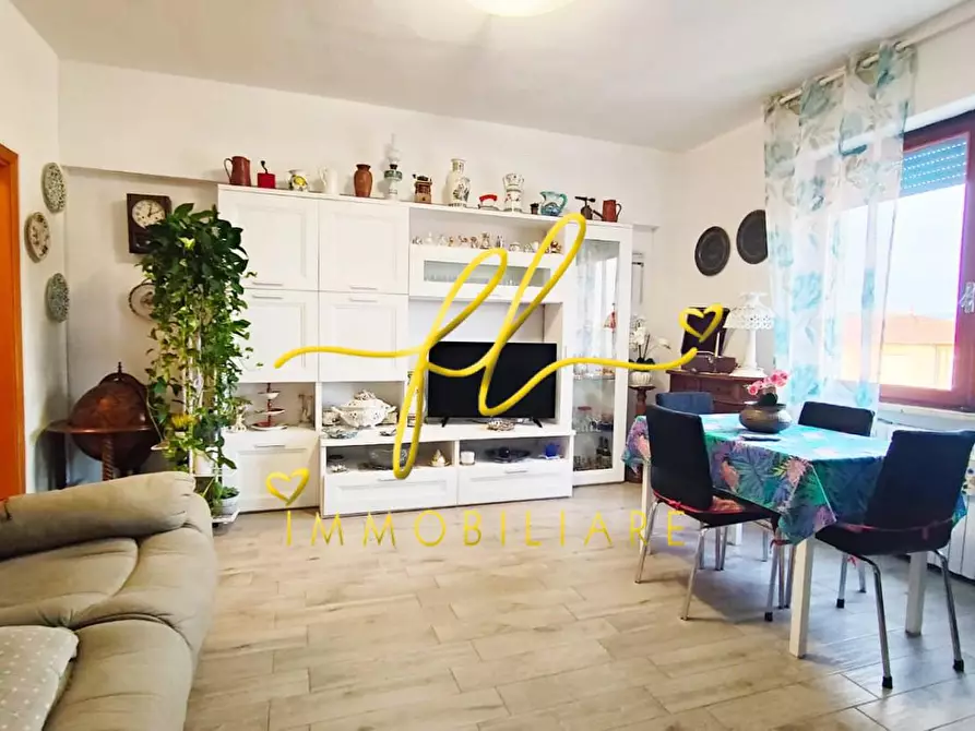 Immagine 9 di Appartamento in vendita  a Rosignano Marittimo