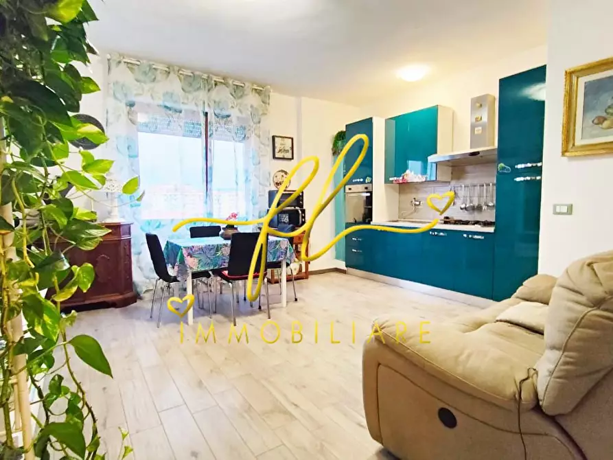 Immagine 5 di Appartamento in vendita  a Rosignano Marittimo