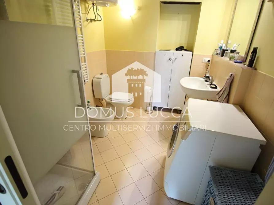 Immagine 12 di Appartamento in vendita  a Camaiore