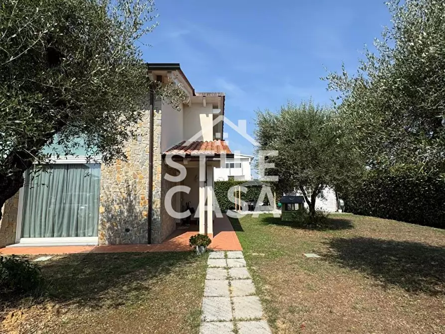 Immagine 50 di Casa bifamiliare in vendita  a Altopascio