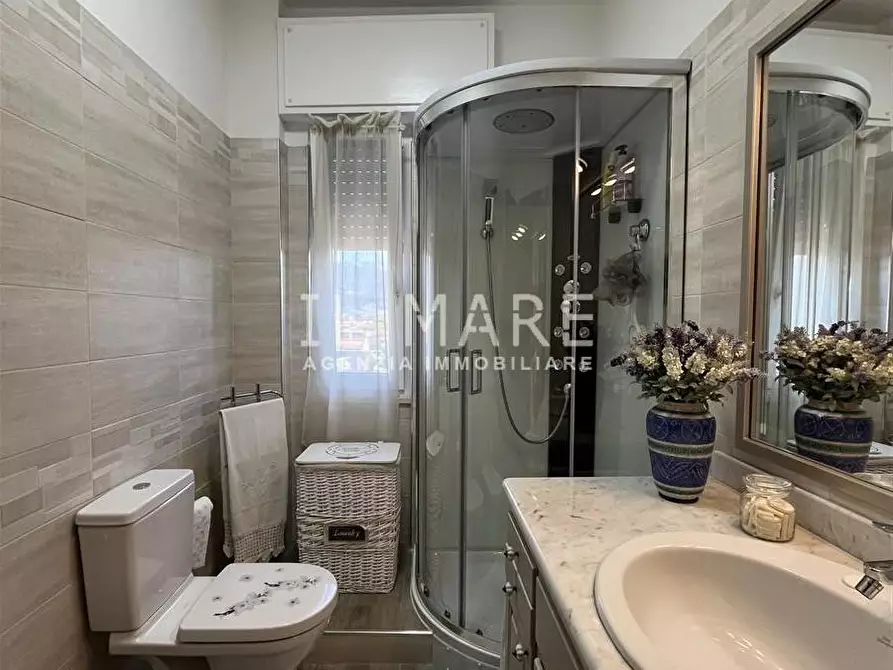 Immagine 24 di Mansarda in vendita  a Massa