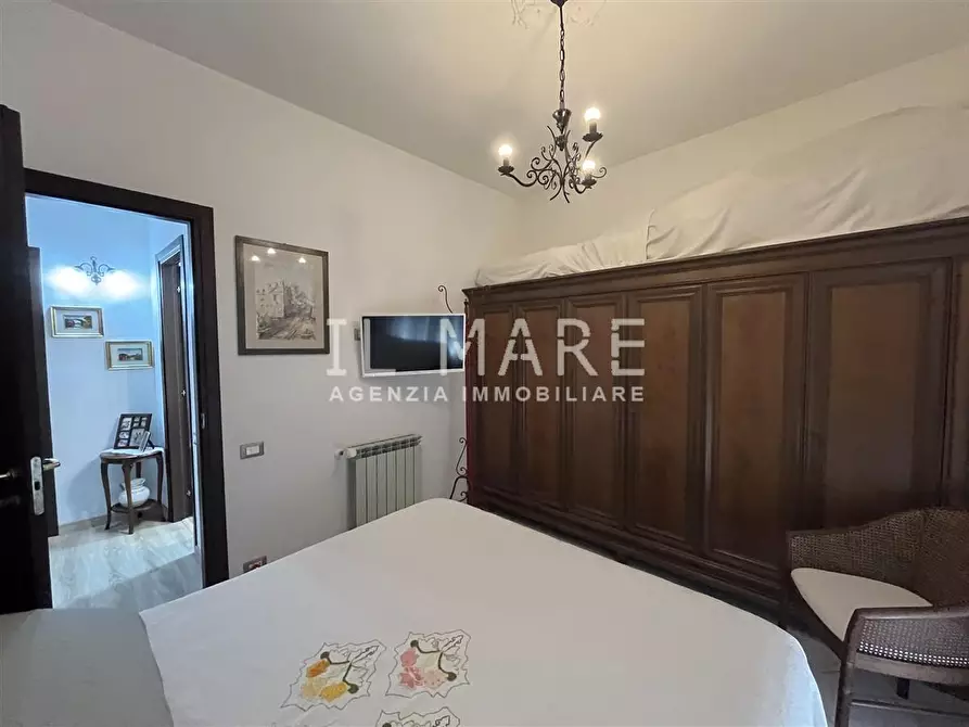 Immagine 19 di Mansarda in vendita  a Massa