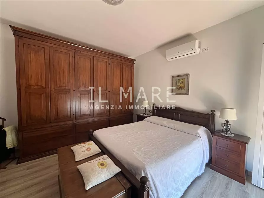 Immagine 23 di Mansarda in vendita  a Massa