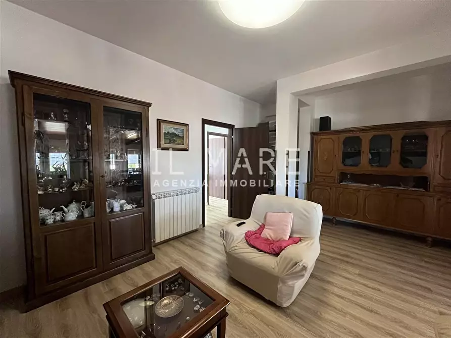 Immagine 17 di Mansarda in vendita  a Massa