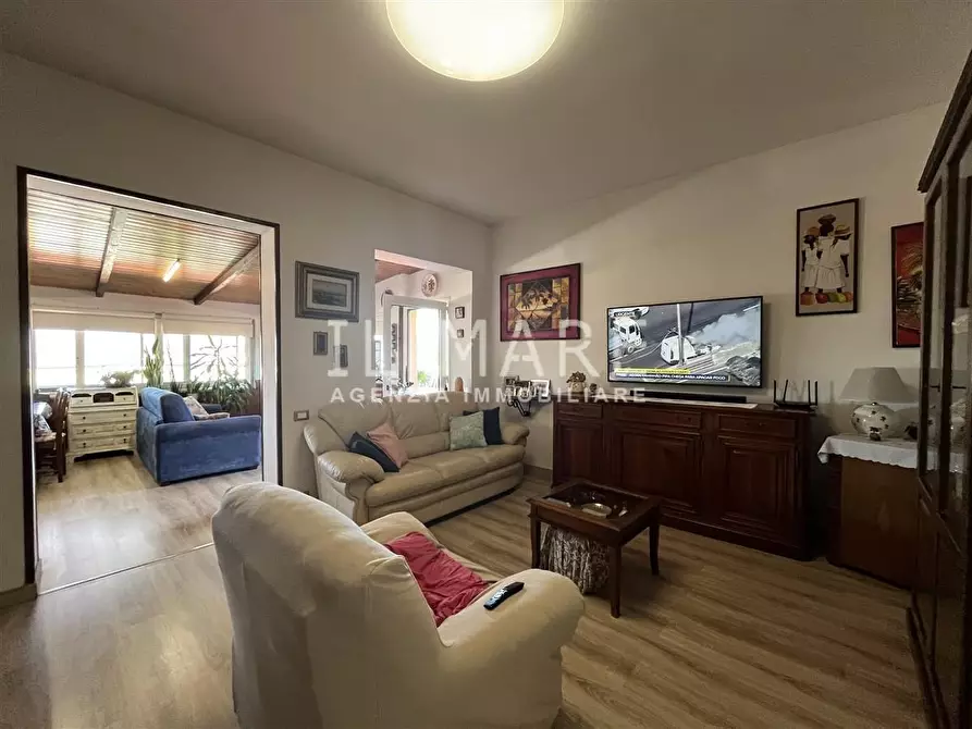 Immagine 15 di Mansarda in vendita  a Massa