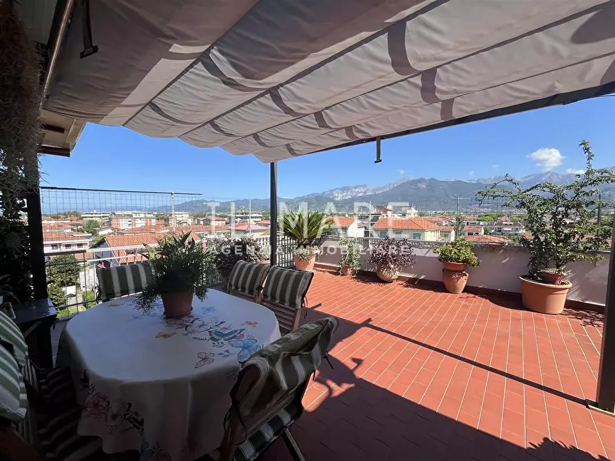 Immagine 1 di Mansarda in vendita  a Massa