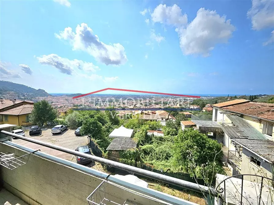 Immagine 21 di Appartamento in vendita  a Massa