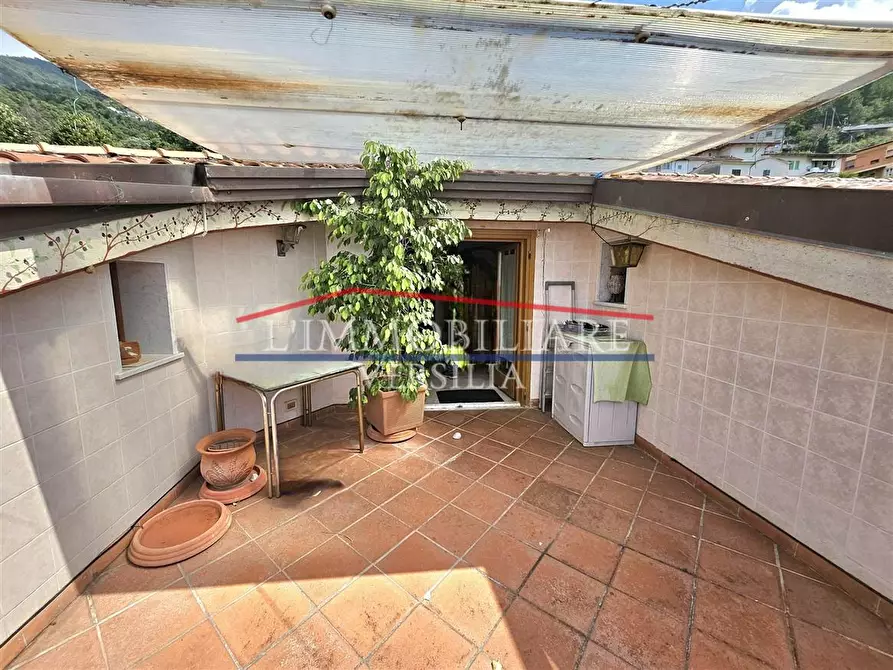 Immagine 17 di Appartamento in vendita  a Massa