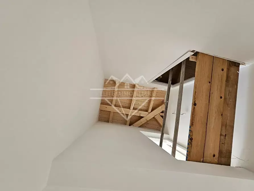 Immagine 13 di Appartamento in vendita  a Ortonovo