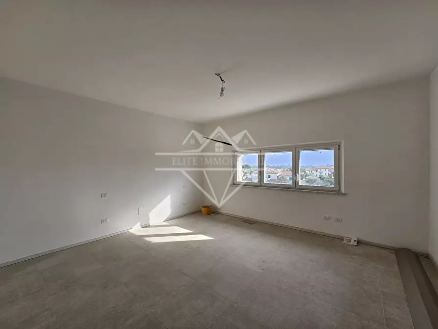 Immagine 9 di Appartamento in vendita  a Ortonovo