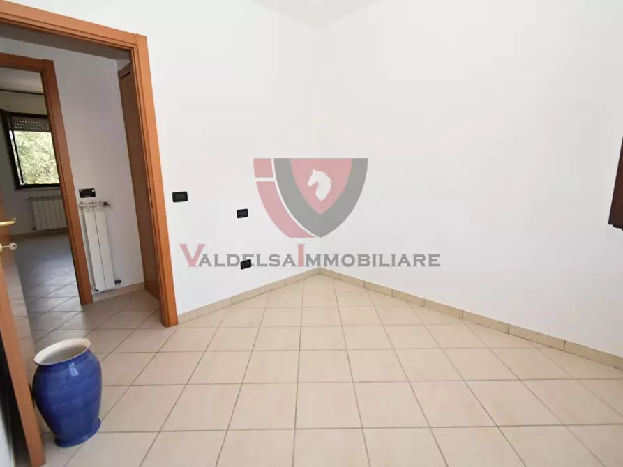 Immagine 15 di Appartamento in vendita  a Colle Di Val D'elsa