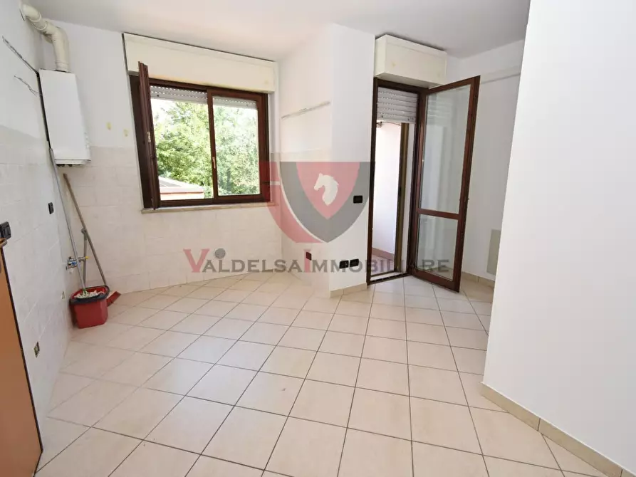 Immagine 6 di Appartamento in vendita  a Colle Di Val D'elsa