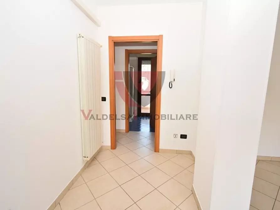 Immagine 3 di Appartamento in vendita  a Colle Di Val D'elsa