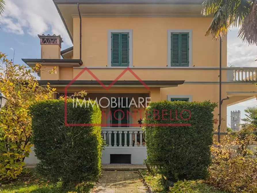 Immagine 23 di Villa in vendita  a Camaiore