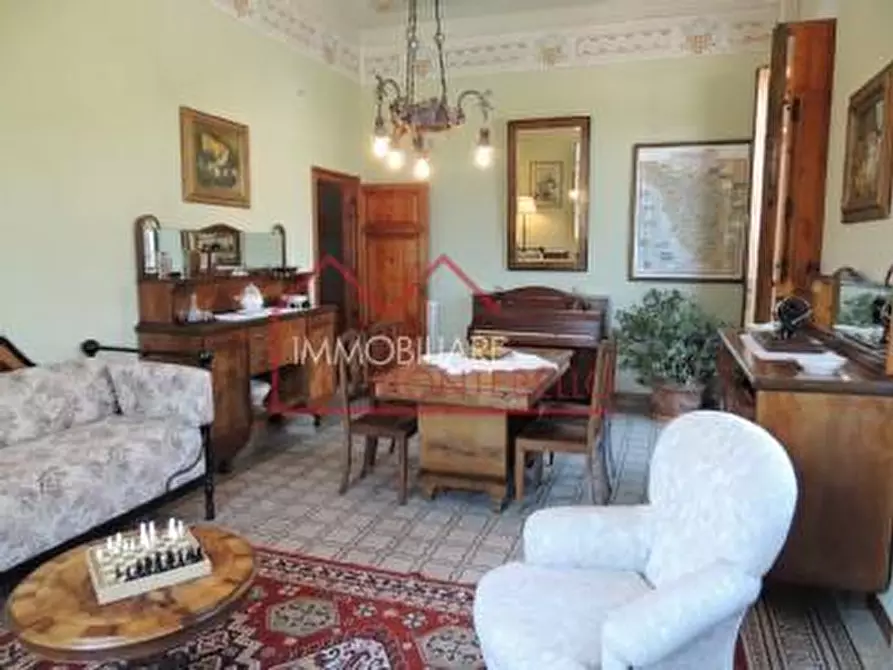 Immagine 3 di Villa in vendita  a Camaiore