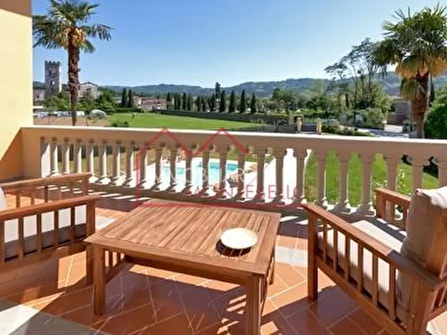 Immagine 20 di Villa in vendita  a Camaiore