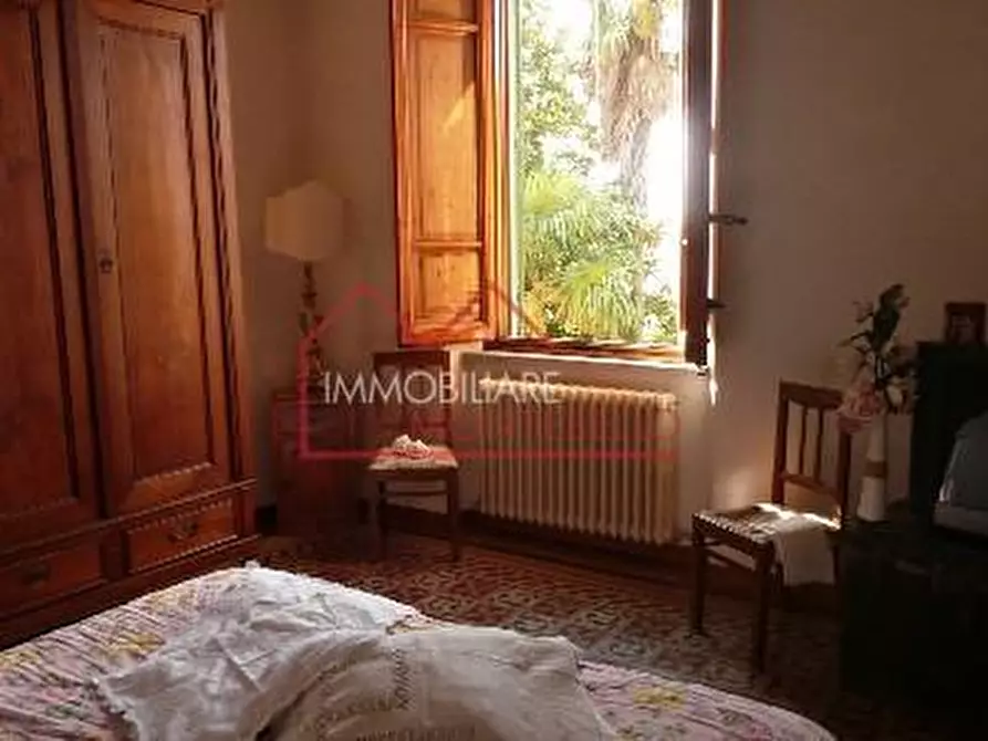 Immagine 15 di Villa in vendita  a Camaiore