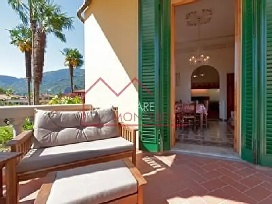 Immagine 27 di Villa in vendita  a Camaiore