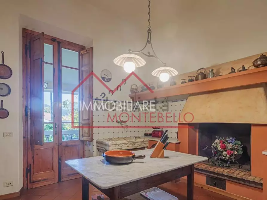 Immagine 8 di Villa in vendita  a Camaiore