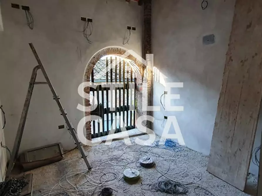 Immagine 4 di Deposito in vendita  a Capannori