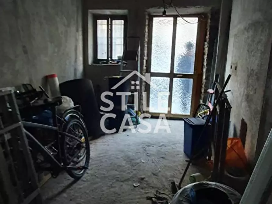 Immagine 8 di Deposito in vendita  a Capannori