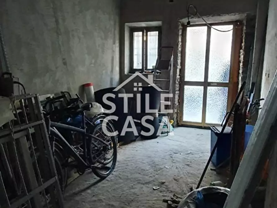 Immagine 7 di Deposito in vendita  a Capannori