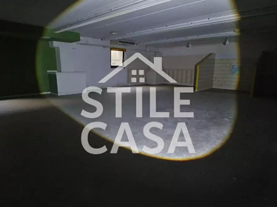 Immagine 3 di Locale commerciale in vendita  a Porcari