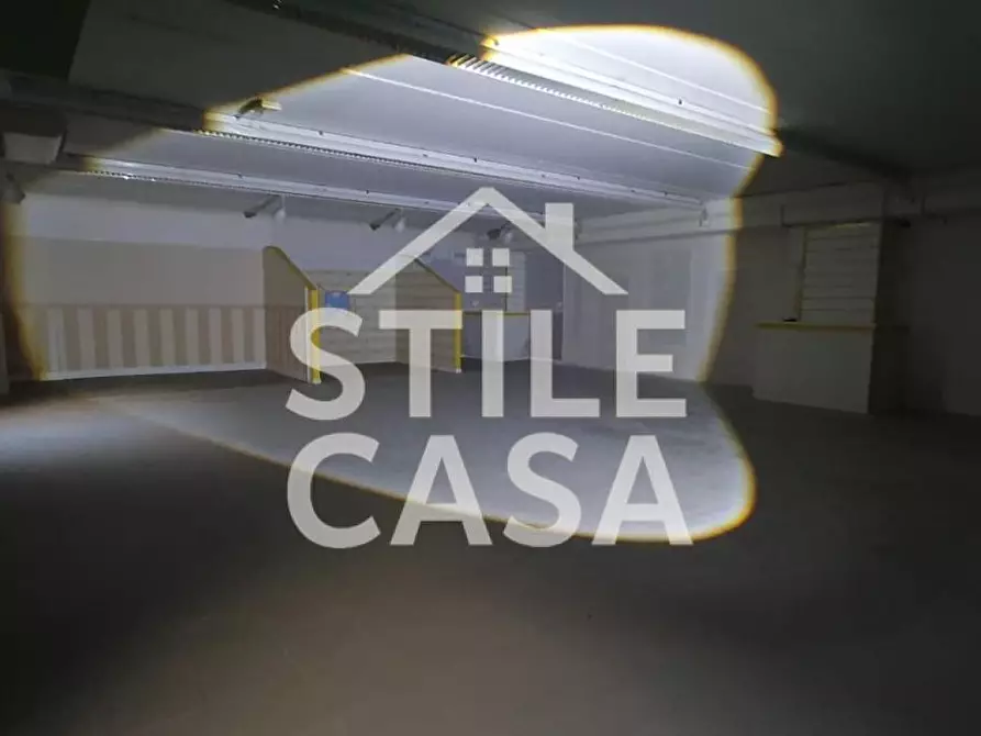 Immagine 4 di Locale commerciale in vendita  a Porcari