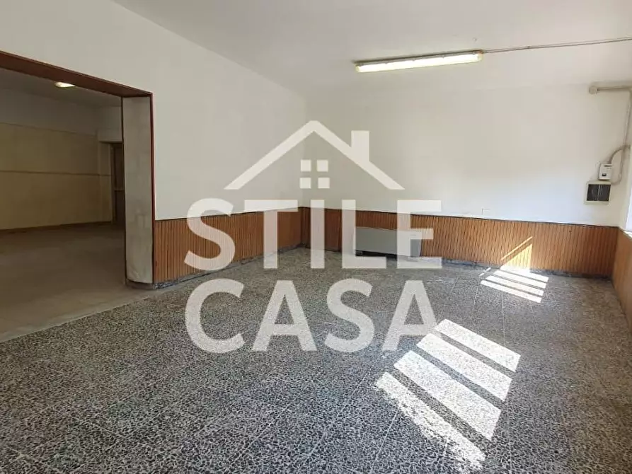 Immagine 4 di Laboratorio in affitto  a Capannori