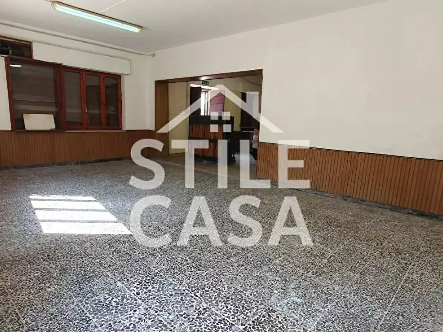 Immagine 9 di Laboratorio in affitto  a Capannori