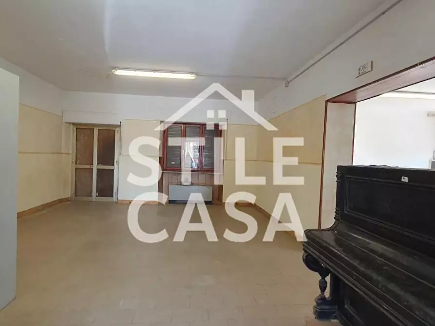 Immagine 6 di Laboratorio in affitto  a Capannori