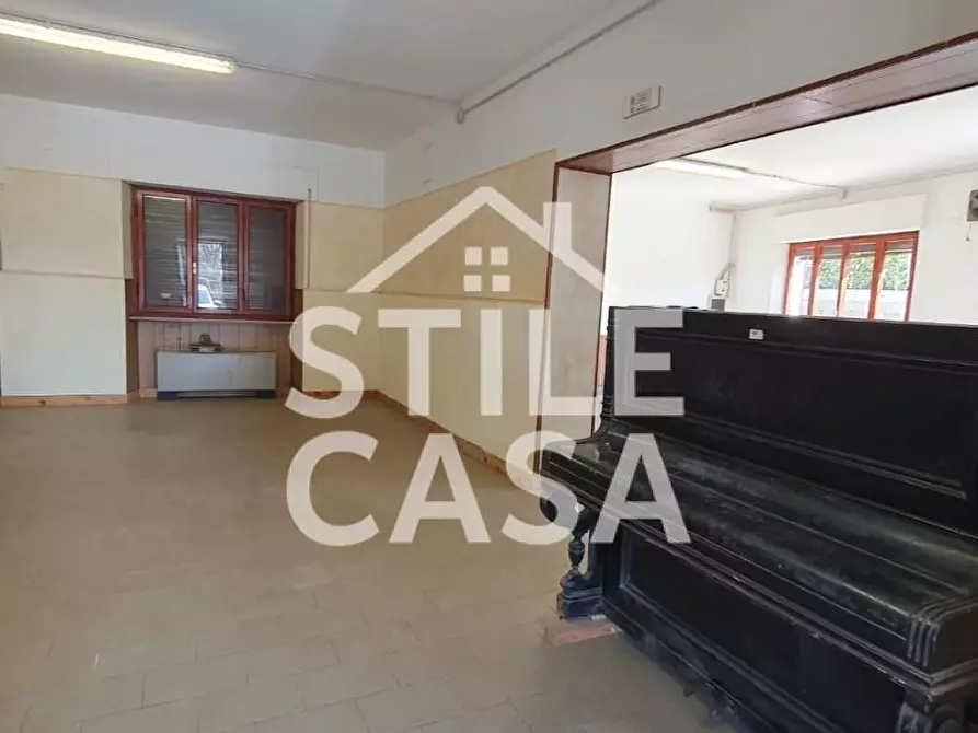 Immagine 7 di Laboratorio in affitto  a Capannori