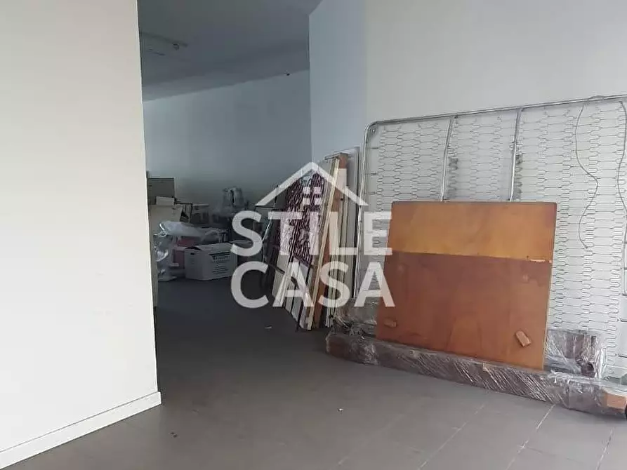 Immagine 19 di Ufficio in vendita  a Porcari