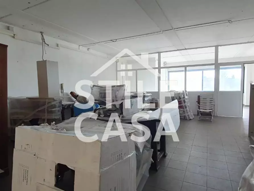 Immagine 18 di Ufficio in vendita  a Porcari