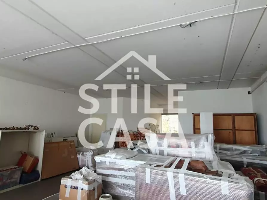 Immagine 10 di Ufficio in vendita  a Porcari