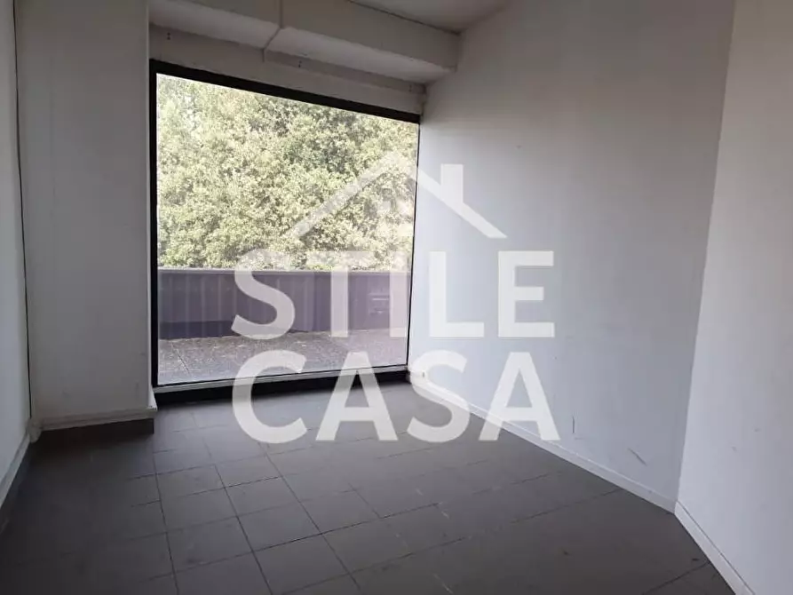 Immagine 20 di Ufficio in vendita  a Porcari