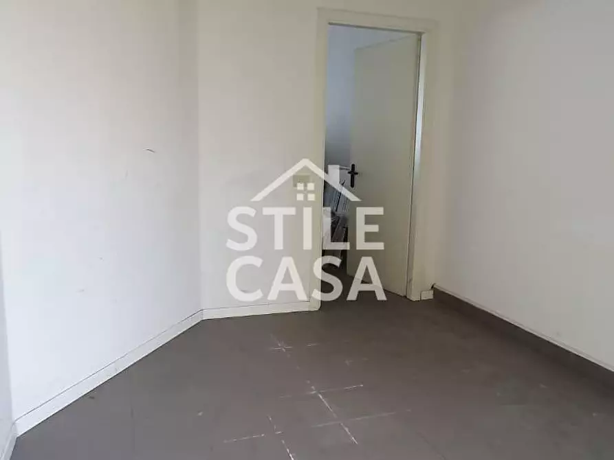 Immagine 13 di Ufficio in vendita  a Porcari