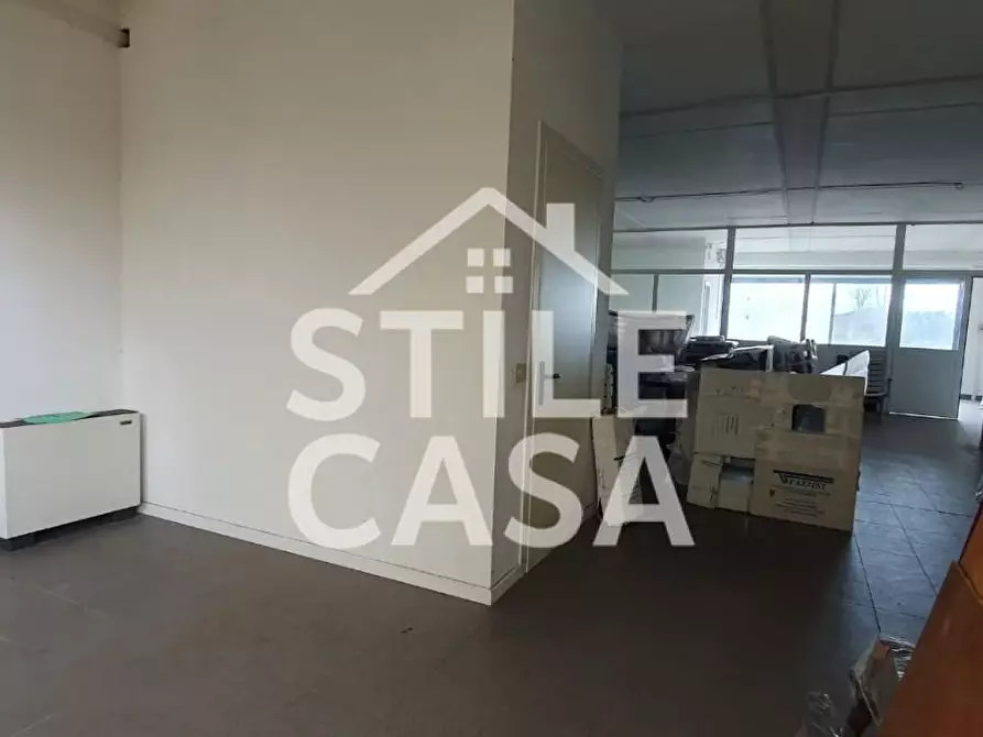 Immagine 14 di Ufficio in vendita  a Porcari