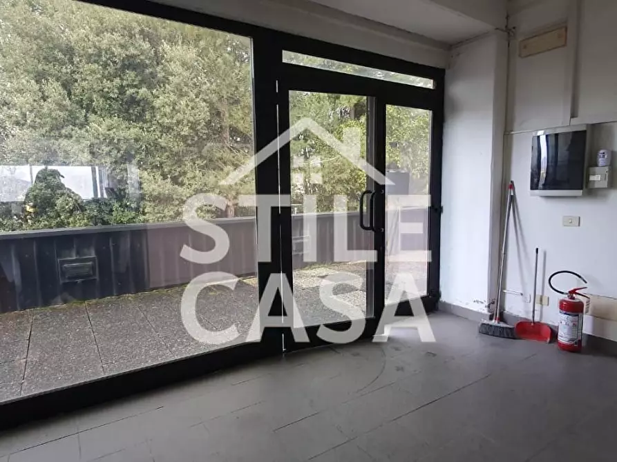 Immagine 15 di Ufficio in vendita  a Porcari