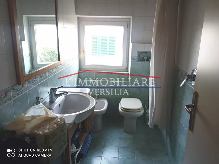 Immagine 5 di Appartamento in vendita  a Montignoso