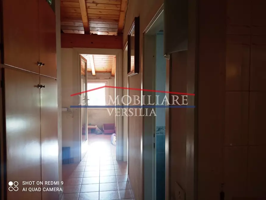 Immagine 3 di Appartamento in vendita  a Montignoso