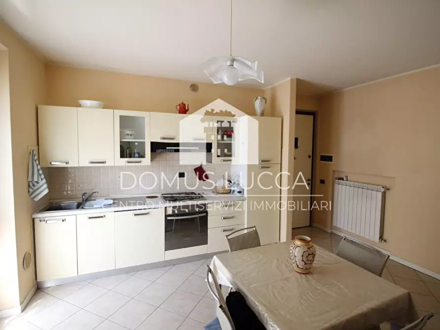 Immagine 12 di Appartamento in vendita  a Lucca