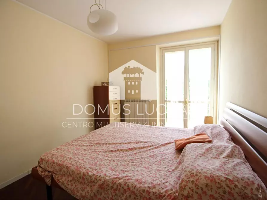 Immagine 21 di Appartamento in vendita  a Lucca