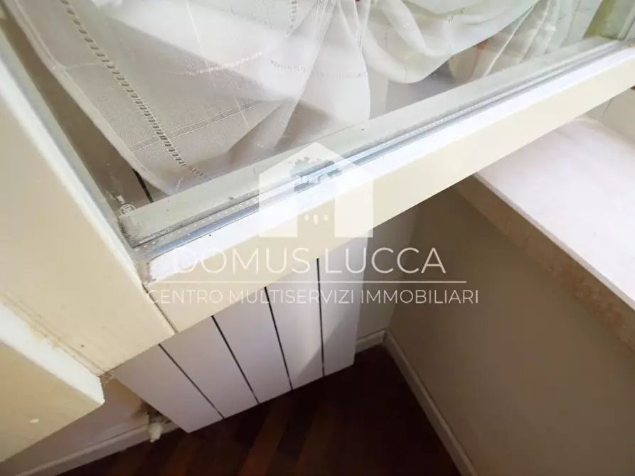 Immagine 5 di Appartamento in vendita  a Lucca