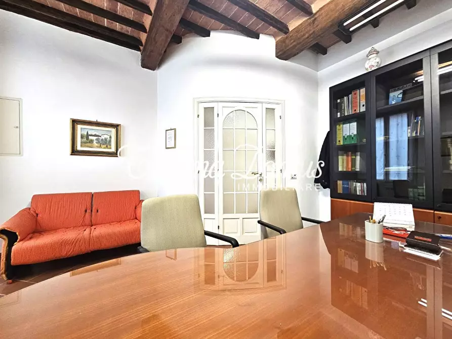 Immagine 43 di Appartamento in vendita  a Siena