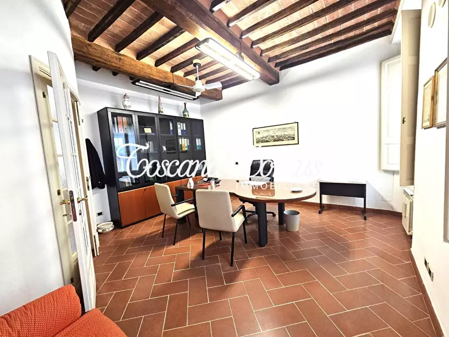 Immagine 51 di Appartamento in vendita  a Siena