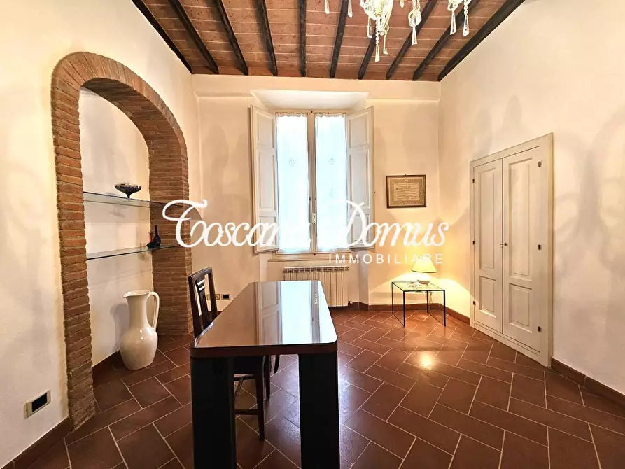 Immagine 11 di Appartamento in vendita  a Siena