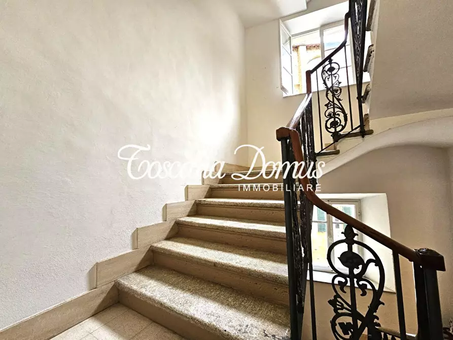 Immagine 63 di Appartamento in vendita  a Siena